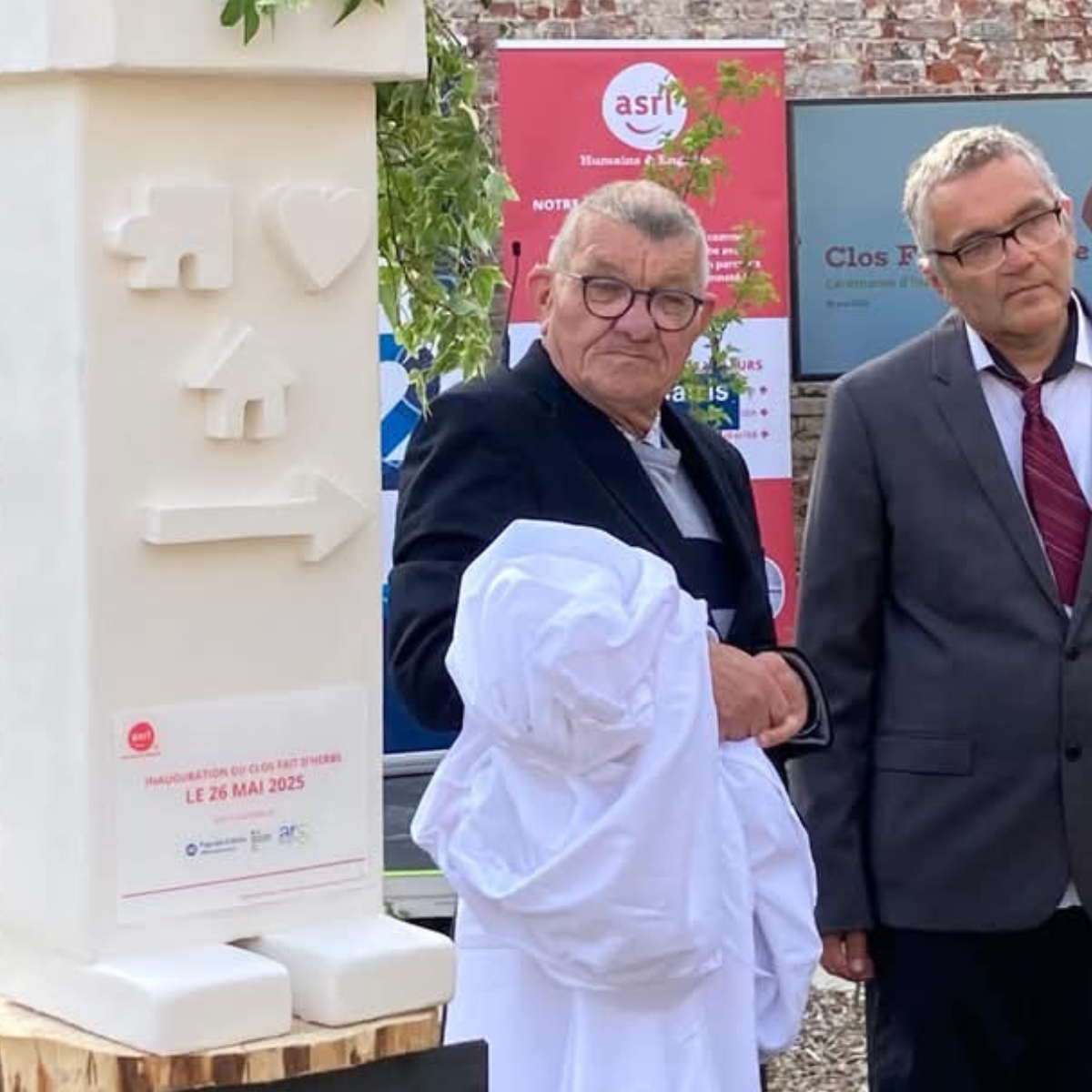 La statue du clos Fait d'Herbe, dévoilée par deux résidents
